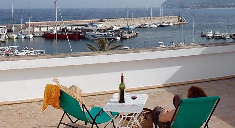 Hostal Cala Ratjada المظهر الخارجي الصورة