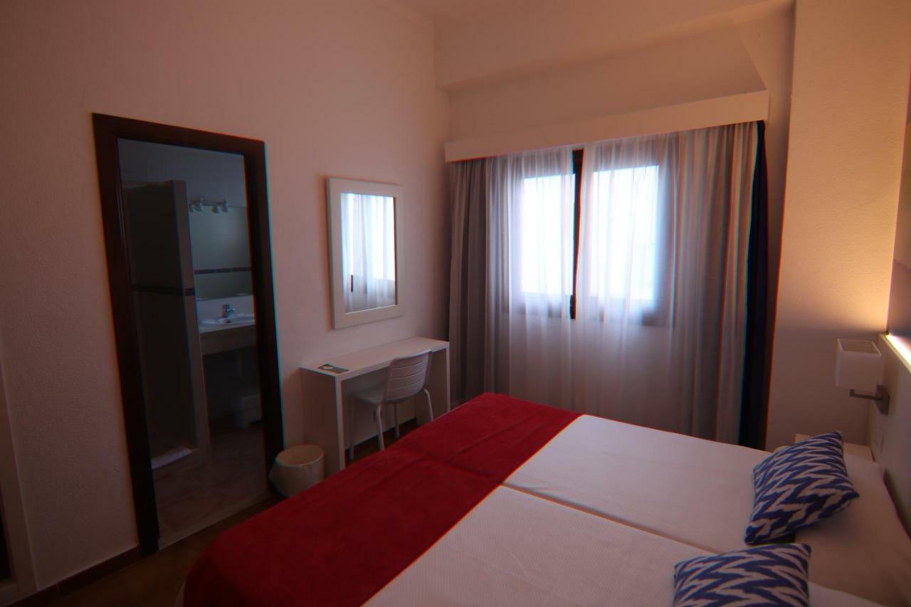 Hostal Cala Ratjada المظهر الخارجي الصورة